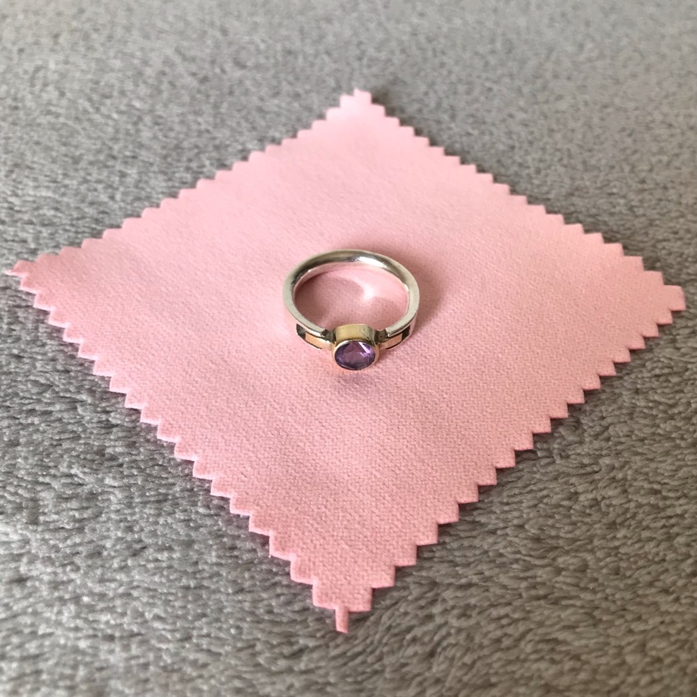 Sterling Silver & Amethyst Ring - Picture 3 of 7